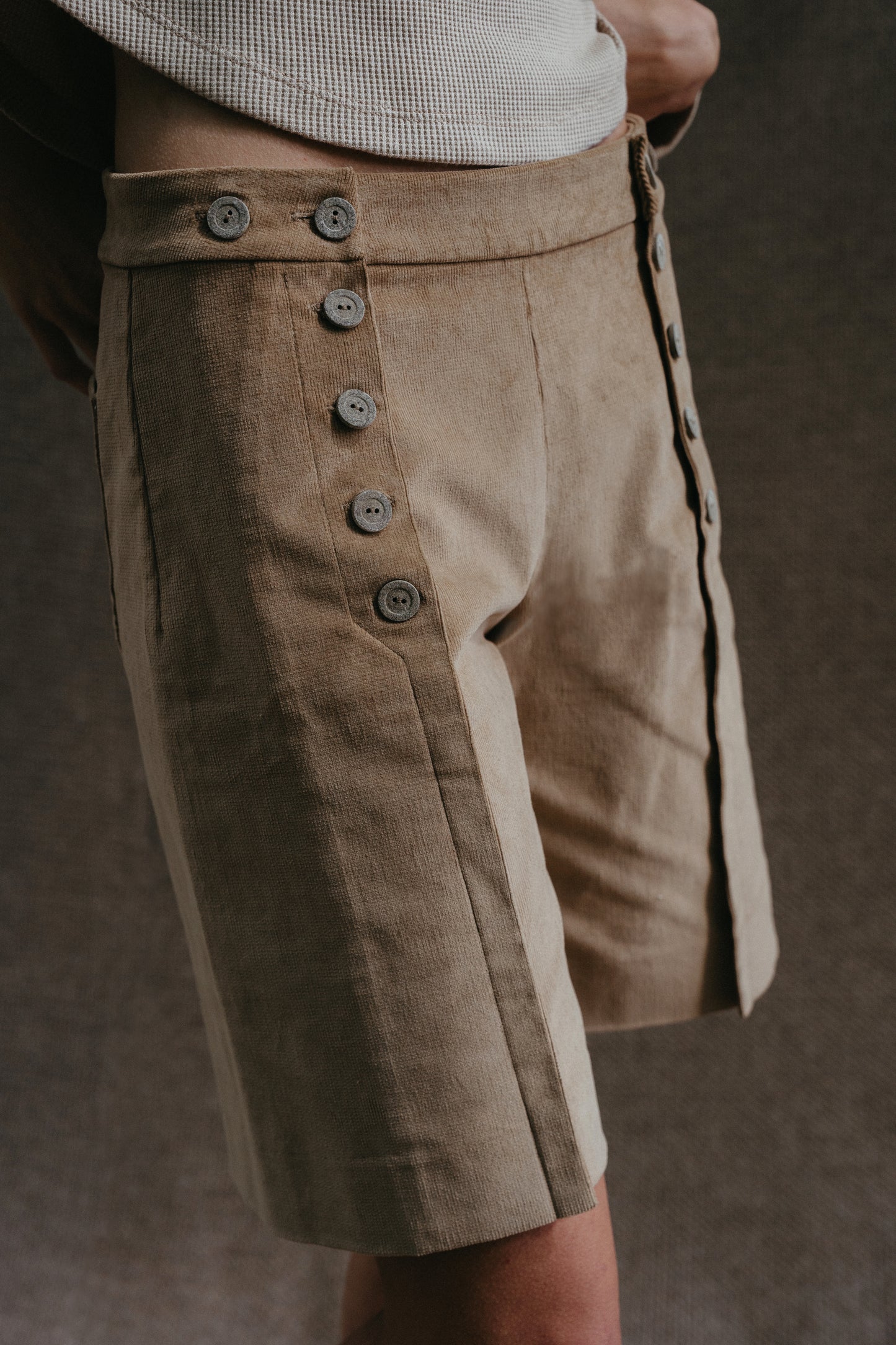 BUTTON-UP SHORTS - SAND